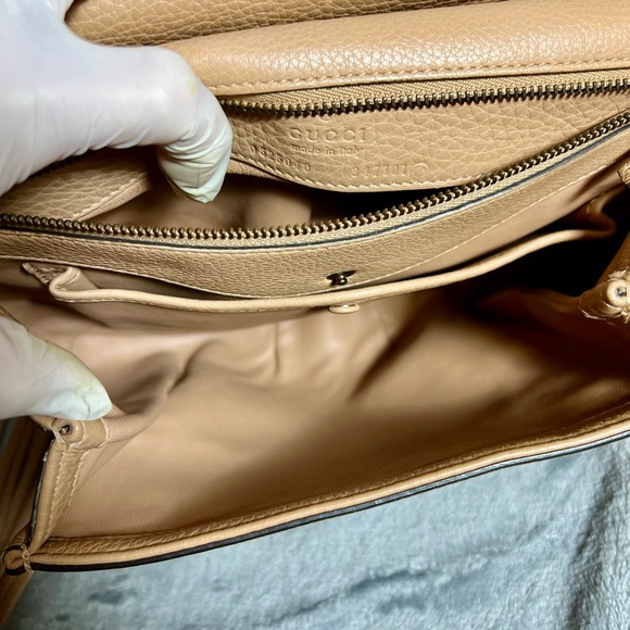 Gucci Bamboo Nouveau Camellia Medium
Fringe Bag - Picture 8 of 17